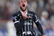 Corinthians bate o Universitario em jogo com confus�o e avan�a para as oitavas da Sul-Americana