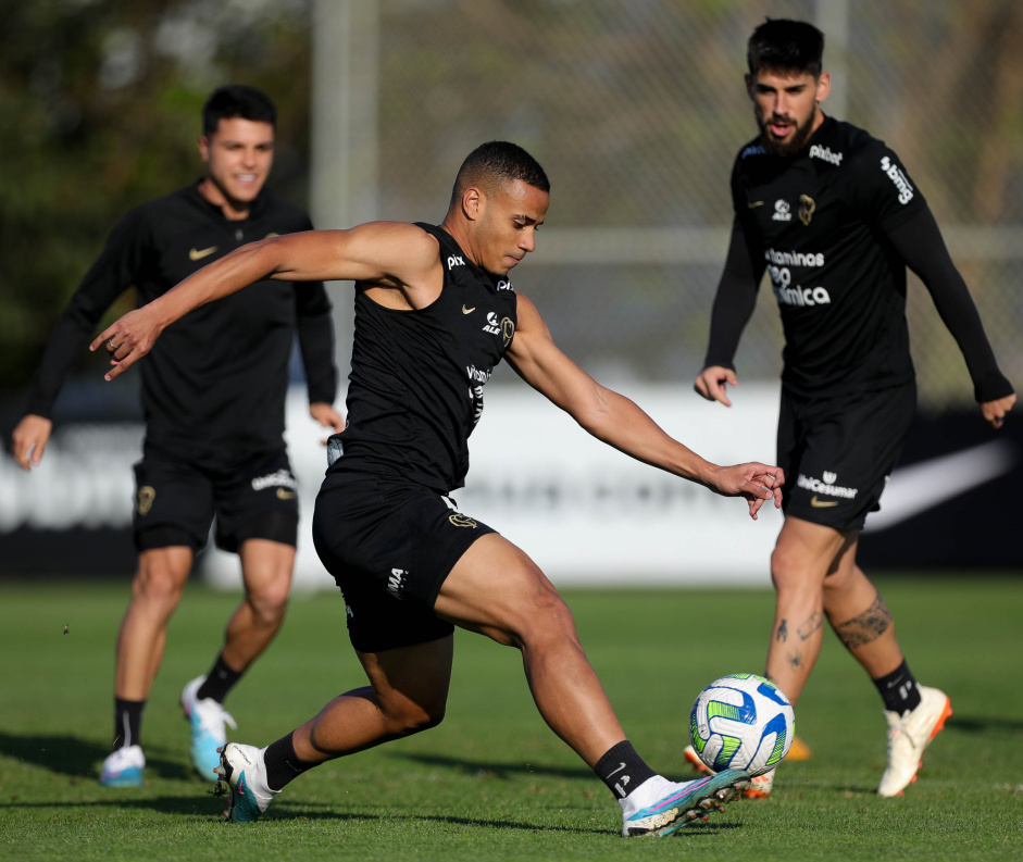 Jogadores do Corinthians em atividade realizada no CT Joaquim Grava nesta quinta-feira