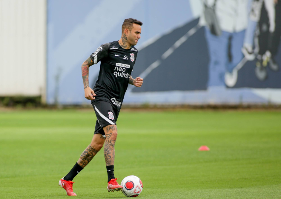Renato Gacho atualiza situao de Luan e coloca prazo para definir futuro do atleta do Corinthians