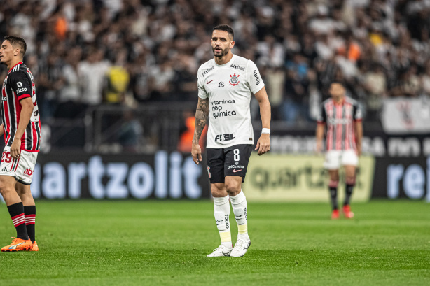 VAI JOGAR? Renato Augusto pode jogar contra o São Paulo