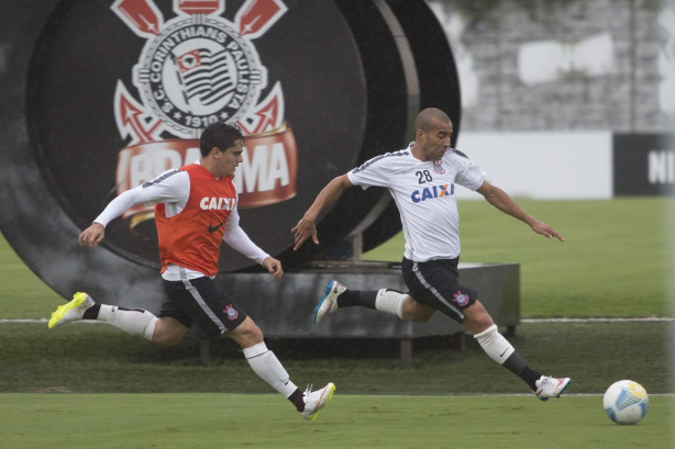 Fagner e Sheik atuaram junto pelo Corinthians