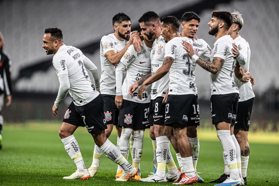 Elogios para o ataque e preocupao com defesa marcam vitria do Corinthians contra o Vasco
