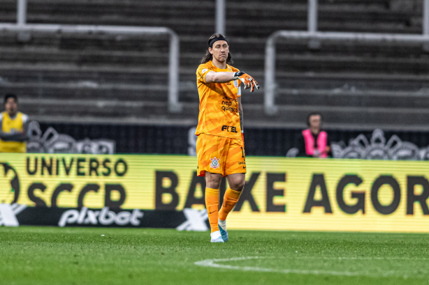 Cássio destaca comprometimento do elenco do Corinthians e avalia chances de títulos na temporada