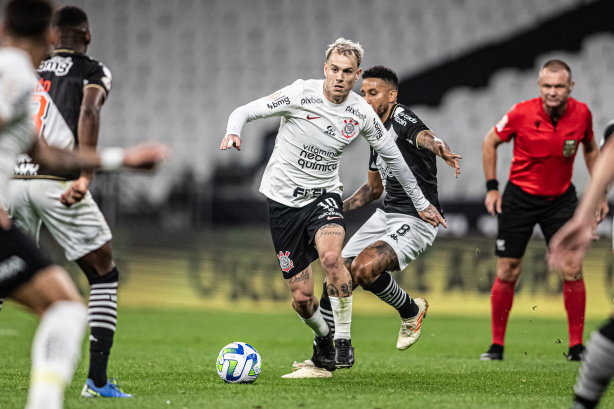 Róger Guedes afirma que quer estar em campo no próximo compromisso do Corinthians na temporada
