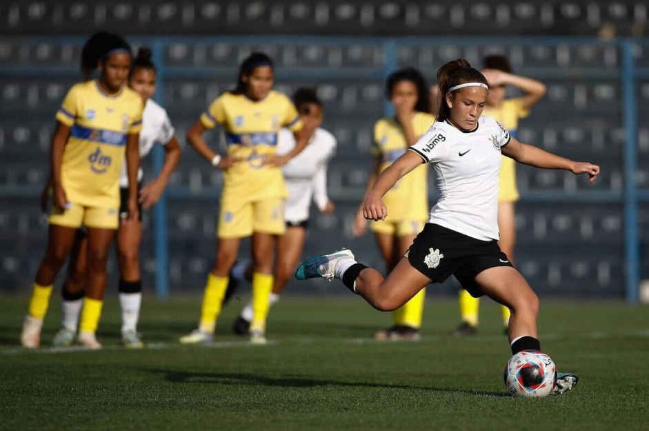 Ketlen (#17 Santos) and Katiuscia (#2 Corinthians) during the Campeonato  Paulista Feminino football match between Corinthians x Santos at Parque Sao  Jorge in Sao Paulo, Brazil. Richard Callis/SPP Credit: SPP Sport Press