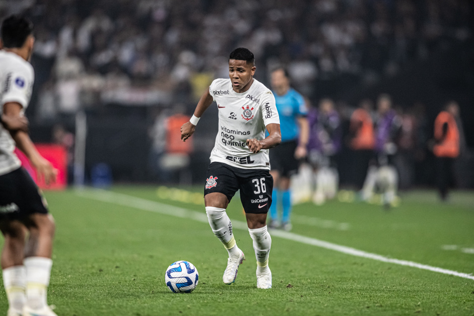 Luxemburgo escala o garoto Wesley de titular no Corinthians x São Paulo