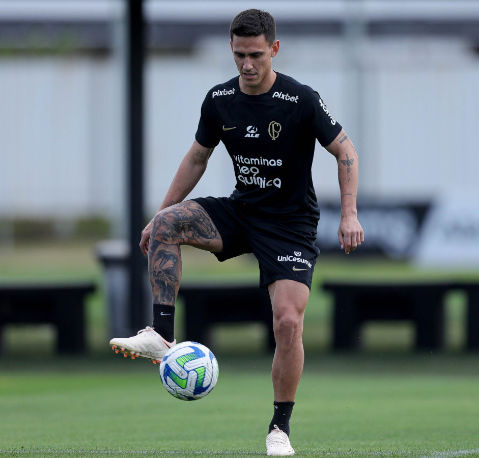 Corinthians realiza mais um treino de olho no Coritiba com novidades