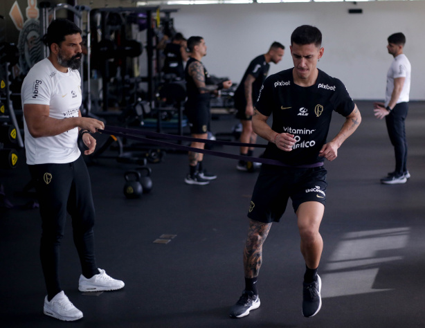 Última imagem de Matías Rojas divulgada pelo Corinthians foi no dia 3 de agosto...e dentro da sala de musculação do CT.