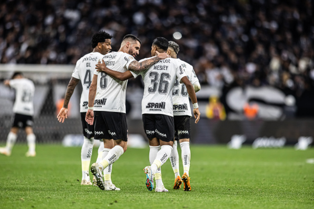 Fiel elogia mudana de postura do Corinthians em vitria no Brasileiro