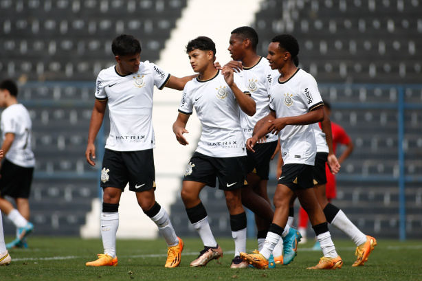 PAULISTA FEMININO SUB-17: São Paulo marca duas vezes e vence Corinthians