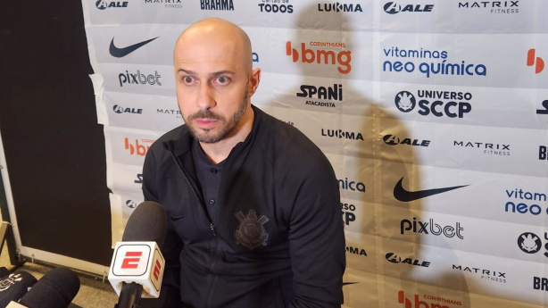 Alessandro em coletiva ap�s a partida contra o Cruzeiro