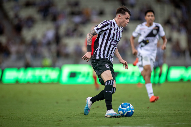 Barletta 'apronta' em jogo na Série B e agita torcida do Corinthians na web