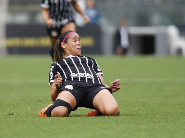 Corinthians Feminino faz três gols e leva boa vantagem para jogo