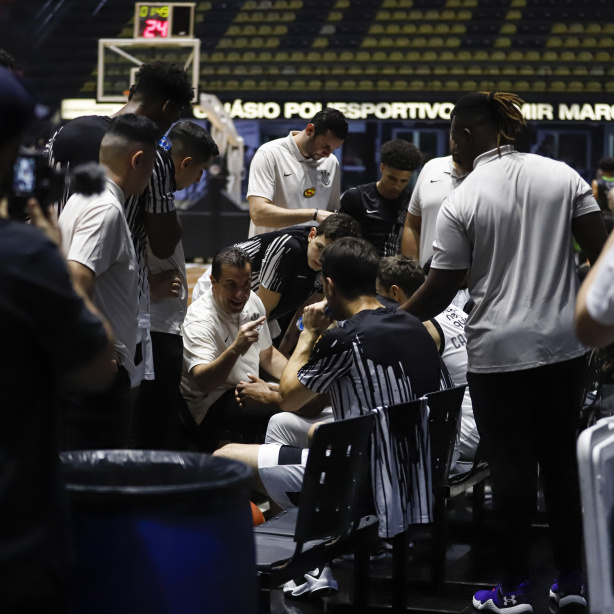Corinthians bate o Mogi e engata terceira vitória consecutiva no Paulista de Basquete