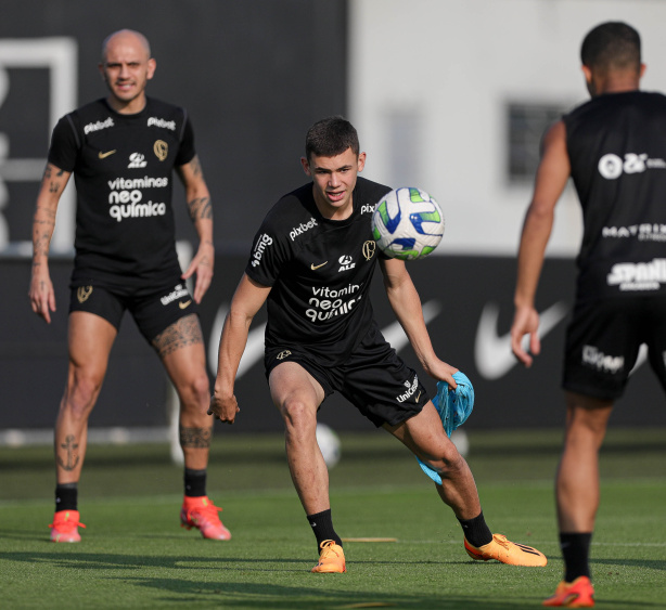 Rival do Corinthians na Sul-Americana treina no CT do Palmeiras; titulares  definidos