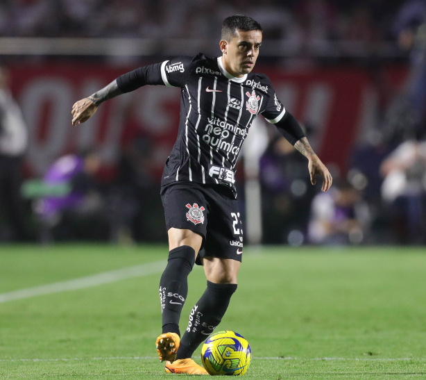 Corinthians on X: Olha o Fagner usando a nova camisa de pré-jogo do Timão!  😎 Quer saber como garantir a sua? Encontre uma loja Poderoso Timão mais  próxima a você! ⚽️ 👉🏽