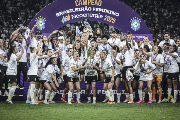 Meu Timão on X: Sport Club Corinthians Paulista, tricampeão brasileiro de futebol  feminino.  / X