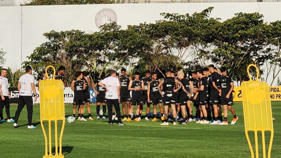 Corinthians realiza treino aberto  imprensa no CT Joaquim Grava