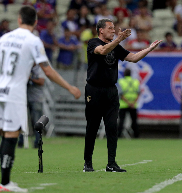 Mas o Roberto diz que está atento a todos os jogadores