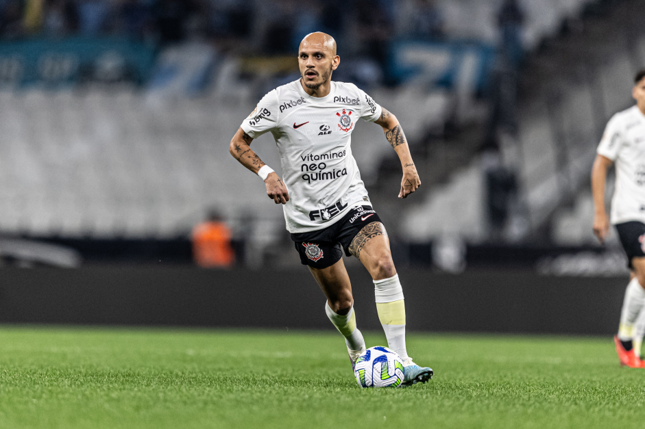 Corinthians toma bloqueio por não pagar Fausto; clube espera