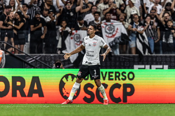 Lucas Veríssimo marca seu primeiro gol com a camisa do Corinthians