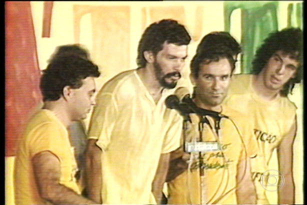 Sócrates discursando no comício do Vale do Anhangabaú em 1984