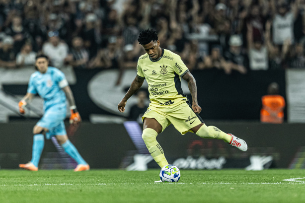 MELHOROU? ex-jogador faz declaração polêmica sobre o zagueiro Gil