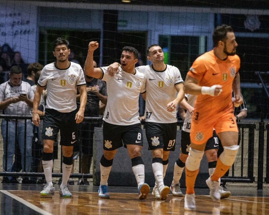 Corinthians X Magnus, FINAL, 1º Jogo