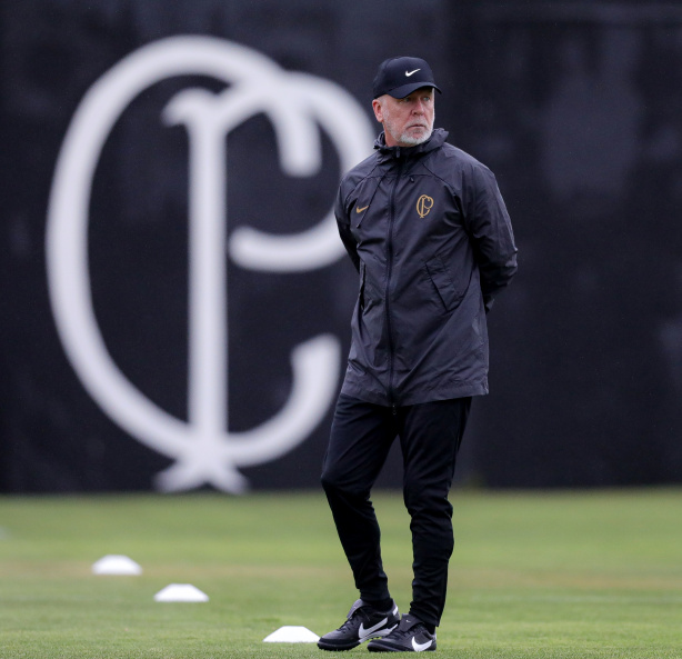 Sob o comando de Mano Menezes, Corinthians segue prepara��o para o Majestoso