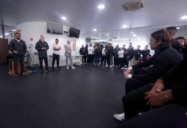 Al�m da diretoria, elenco do Corinthians sofrer� muitas modifica��es para 2024