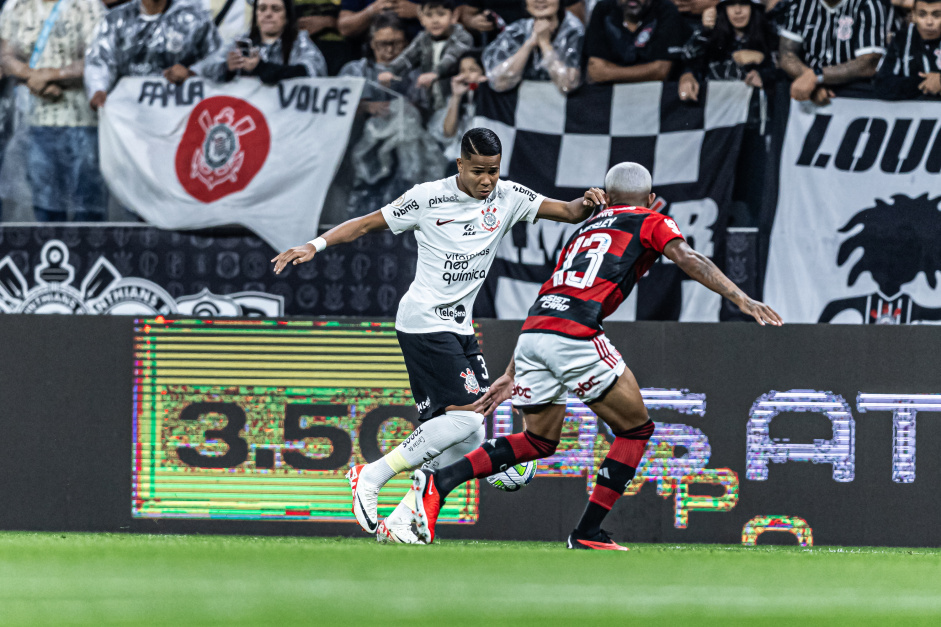 Corinthians e Flamengo jogaram neste sbado pelo Brasileiro