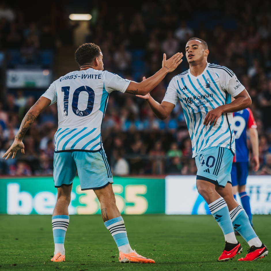 Com estreia de ex-Corinthians e um a menos, Nottingham Forest arranca empate  do Brentford no Inglês