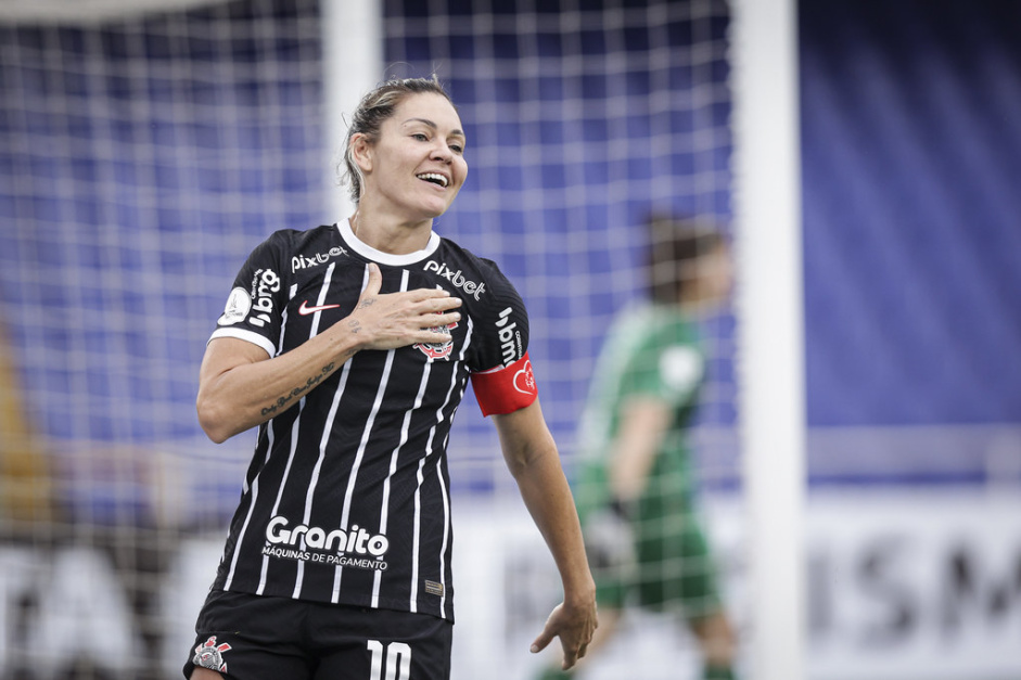 Gabi Zanotti foi eleita a craque do Corinthians na goleada sobre o Libertad Limpeo