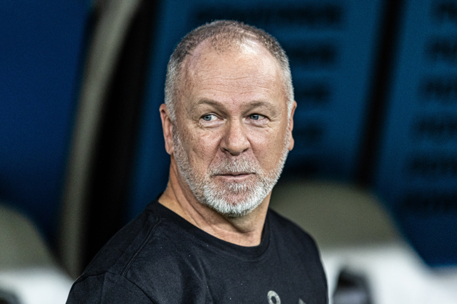 Mano Menezes avalia rendimento e responde se o Corinthians termina o