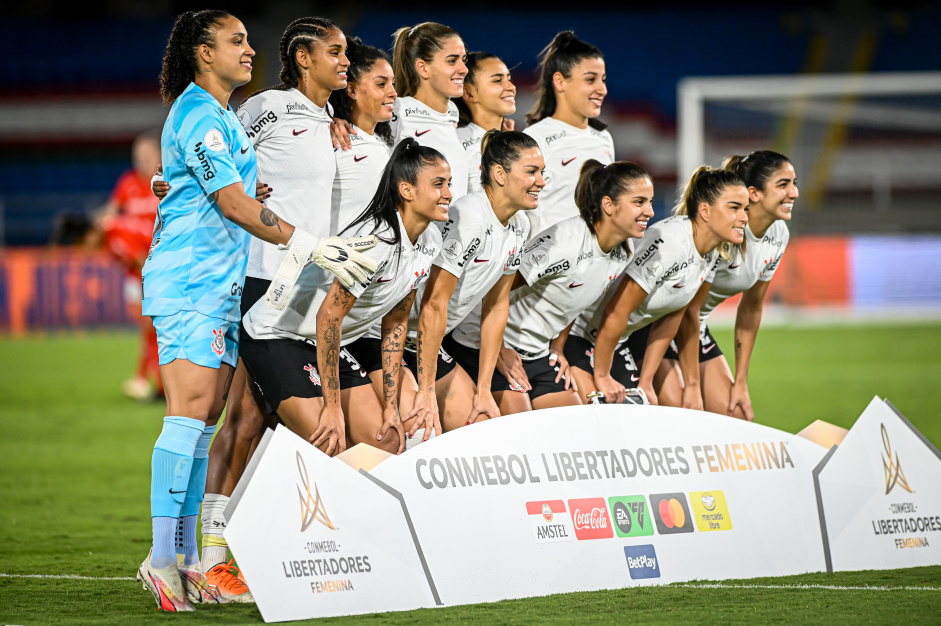 Jogadoras do Corinthians durante jogo da Libertadores Feminina de 2023