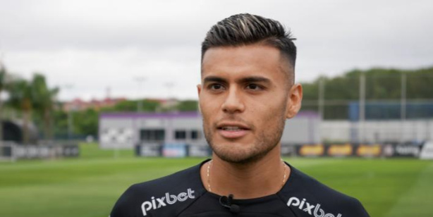 Volante do Corinthians destaca evolu��o t�tica da equipe e projeta pr�ximo compromisso no Brasileiro