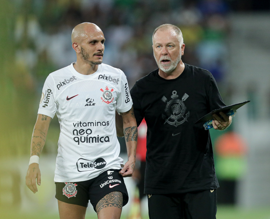 Mano Menezes durante jogo do Corinthians contra o Cuiab