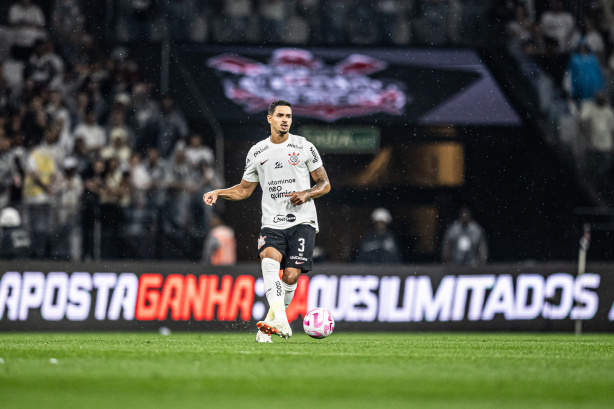 Em um jogo polêmico, Santos consegue empatar contra o Corinthians