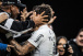 Corinthians vence Athletico-PR com frango bizarro e respira no Brasileir�o
