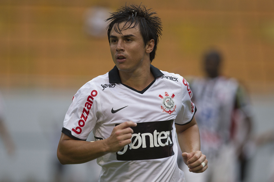 Willian Bigode em partida do Corinthians pelo Paulisto de 2012