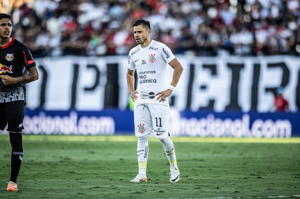 Atuao do Corinthians em derrota para o Red Bull Bragantino  duramente criticada pela Fiel