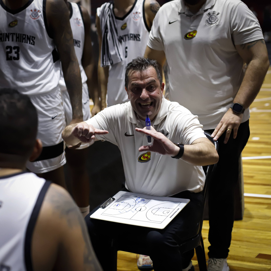 Gabriel Campos é o primeiro reforço do Corinthians Basquete para a