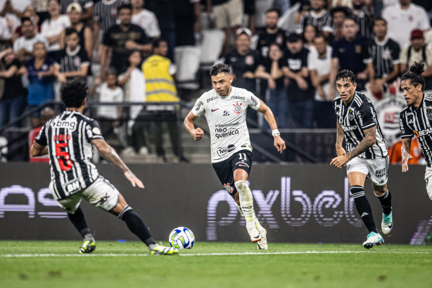 Corinthians empata com Atlético-MG e permanece próximo da zona de