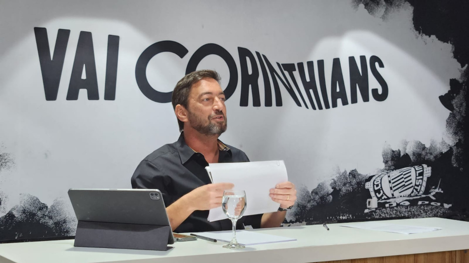Duilio Monteiro Alves durante debate com setoristas do Corinthians