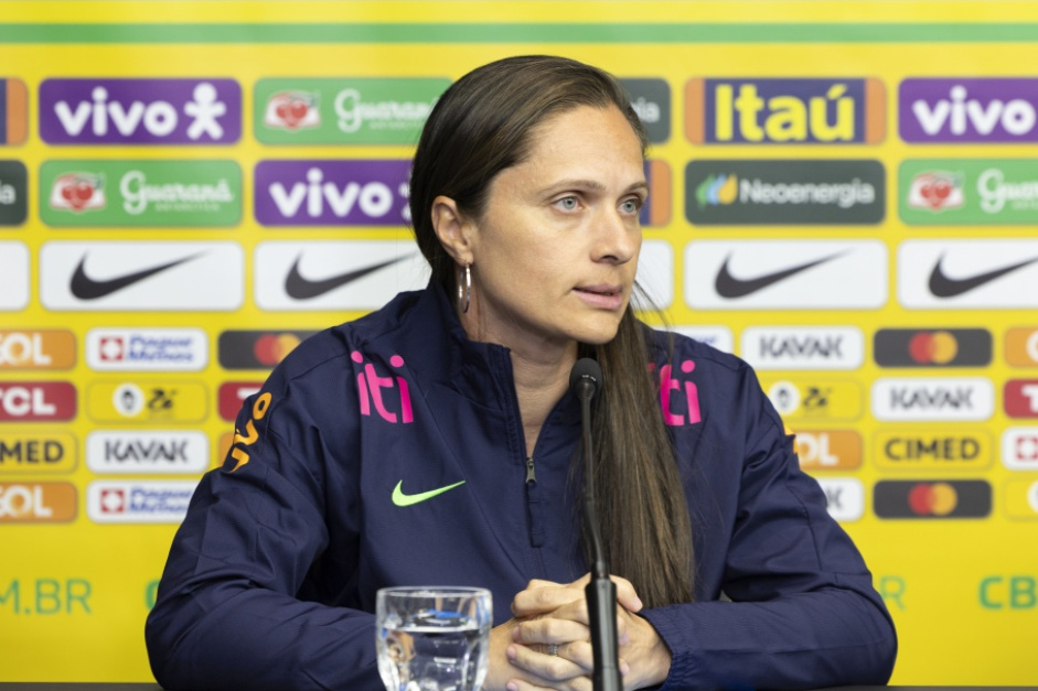 A tcnica Simone Jatob convocou seis jogadoras do Corinthians para a Seleo Brasileira Feminina Sub-15