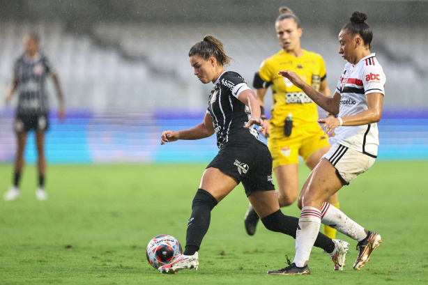 Corinthians sofre derrota para o São Paulo no jogo de ida da semifinal do Paulista  Feminino