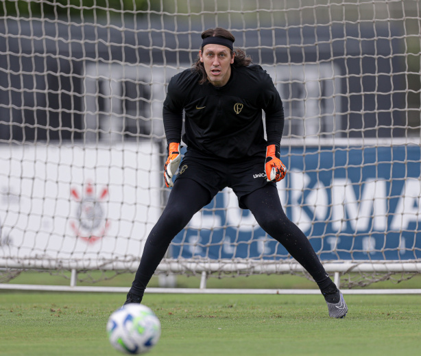 Bruno Mazziotti detalha processo de recupera��o de goleiro do Corinthians