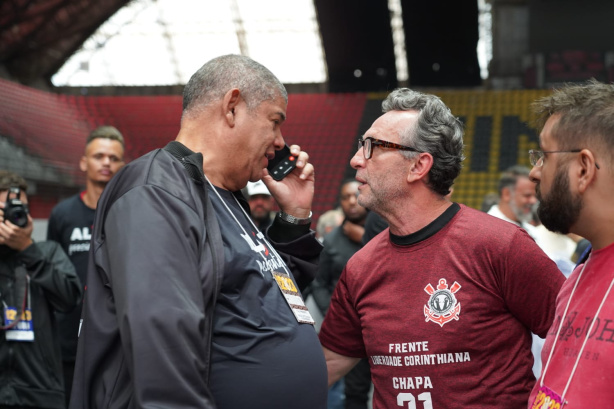 Neto pode se candidatar para presidente do Corinthians nas eleições de 2026