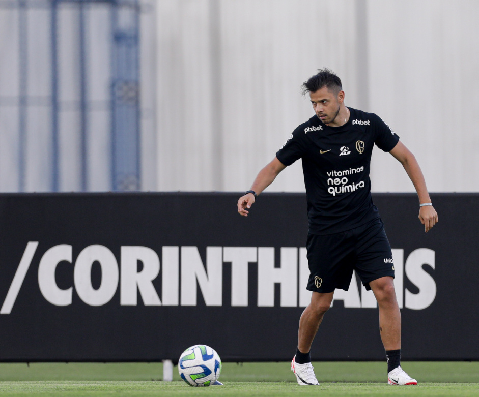 Romero em ação no treino do Corinthians
