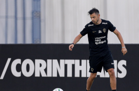 Romero em ao no treino do Corinthians